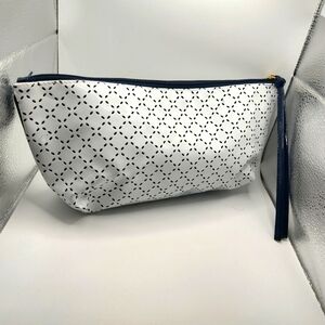💥 3/$20 Estee Lauder Cosmetics Bag Zipper Pull!